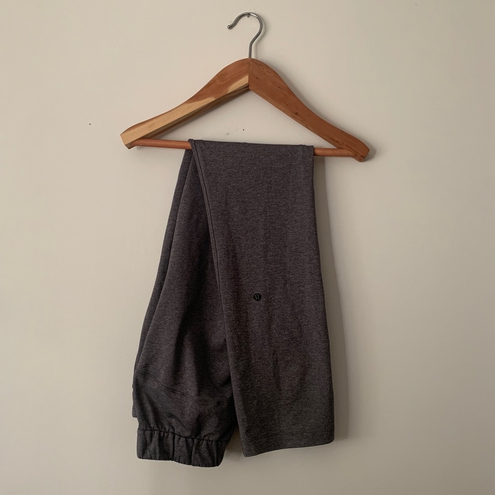 Lululemon Straight leg Joggers Grey Women's Sz 6